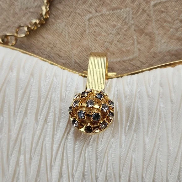 Elegant White Clutch Bag/crossbody - Picture 5 of 5